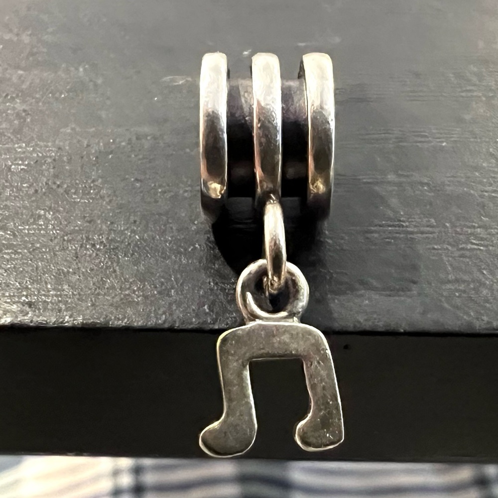 Pandora Retired Charm | Music Note (dangle)